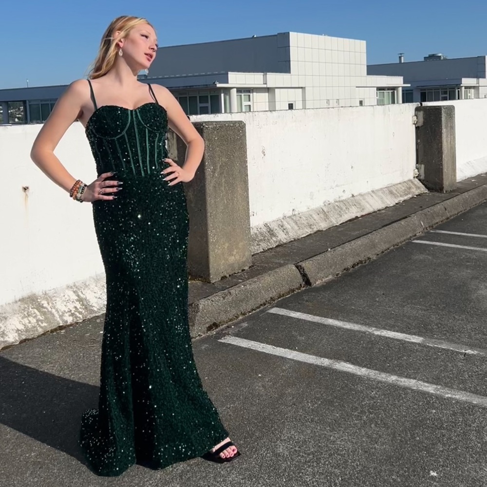 Prom dress emerald green